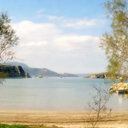 Iremia Sleeps 4 With Sea View