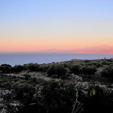 Villa Iremia Sleeps 4 With Sea View *