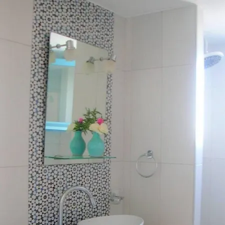 Willa Iremia Sleeps 4 With Sea View *