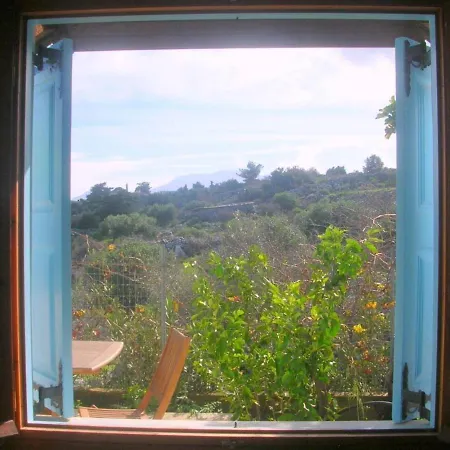 Willa Iremia Sleeps 4 With Sea View